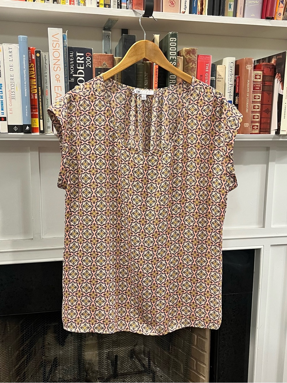 DR 2 Women's Pink Geometric Print Short Sleeve Blouse